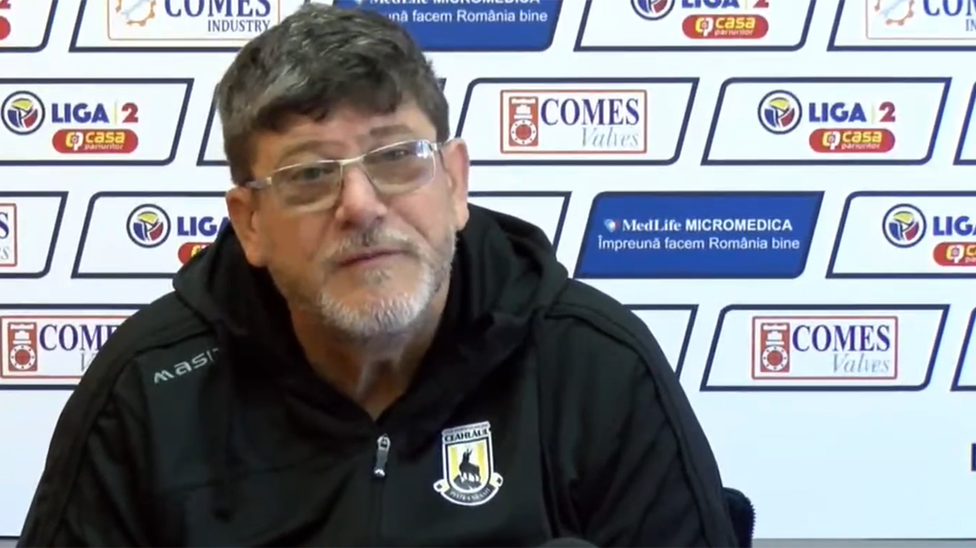 Cristian Pustai taie elanul celor care visează ca Ceahlăul să promoveze în prima ligă din acest sezon. Antrenorul vrea o bază solidă, dar și susținere de la autorități: ”Ne luptăm cu CJ-uri, cu CL-uluri, noi cu baioneta, ceilalți cu alte arme”