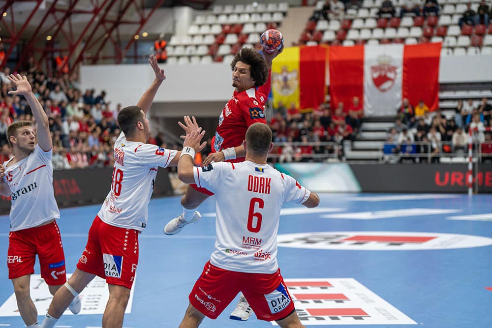 Dinamo, 52 de goluri marcate în debutul grupelor EHF European League la handbal masculin! A umilit-o pe campioana Bosniei! Victorie mare pentru CSM Constanța în Ungaria