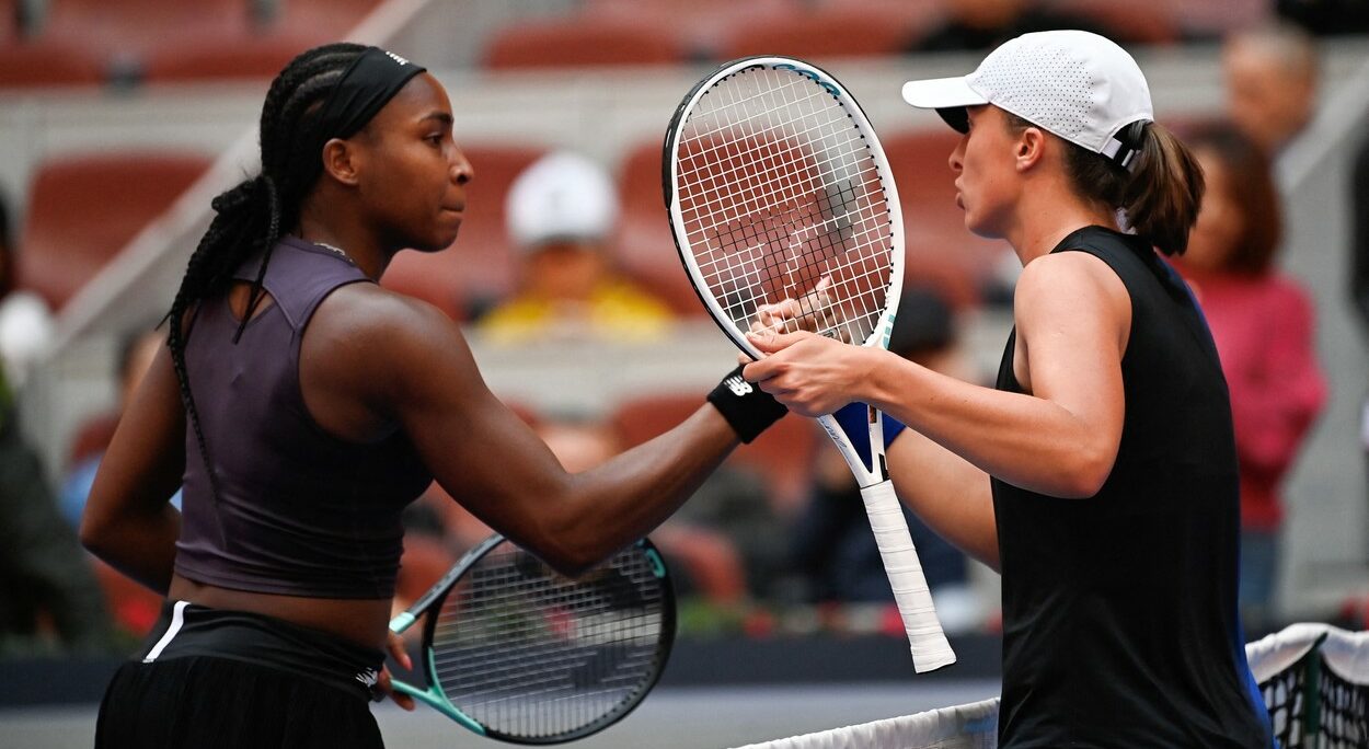 Coco Gauff, adusă cu picioarele pe pământ după 16 victorii consecutive! Ce a pățit campioana de la US Open în semifinala cu Iga Swiatek de la Beijing