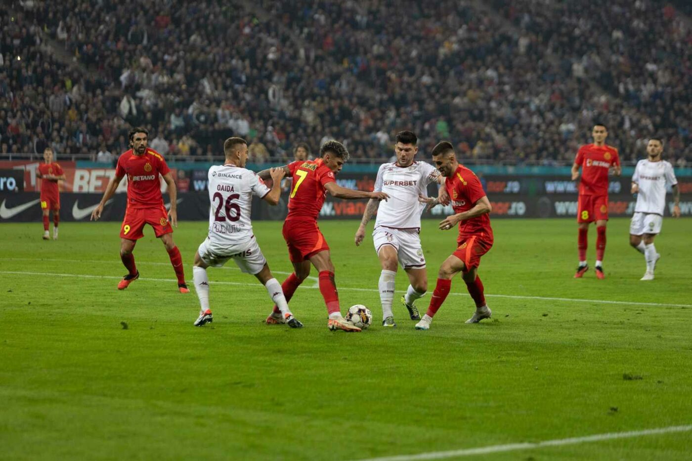 Faza milimetrică din care FCSB putea egala în finalul meciului cu Rapid! De ce a fost anulat golul roș-albaștrilor | VIDEO
