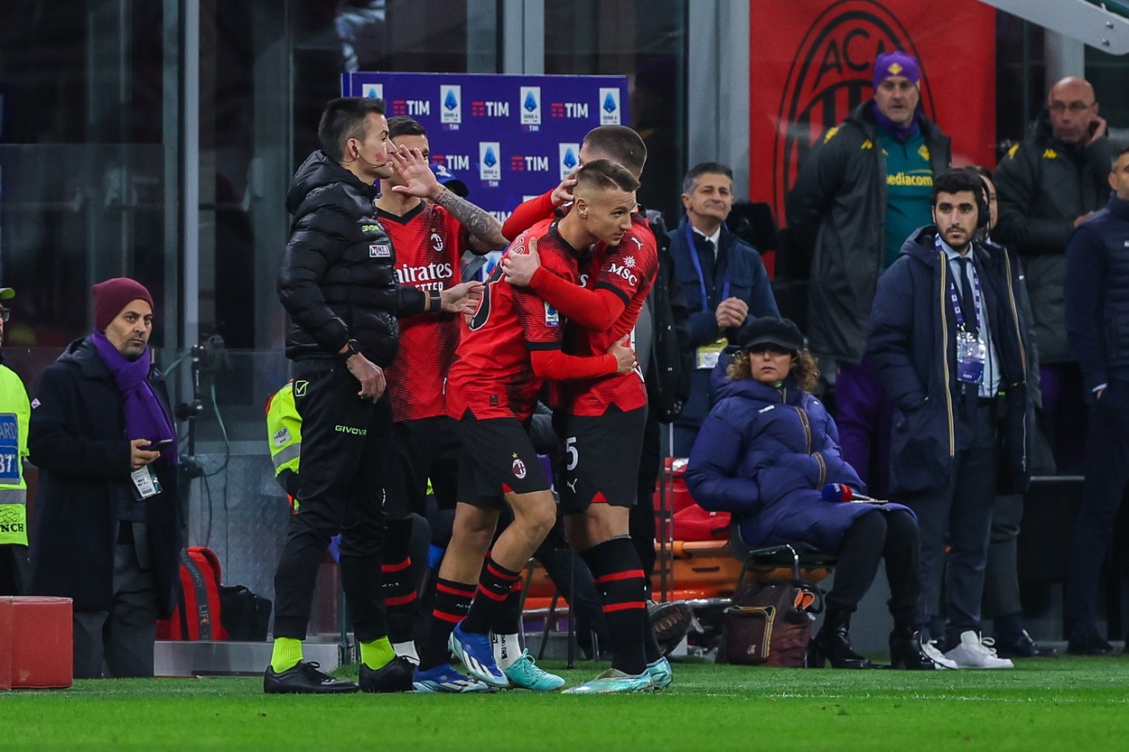 A intrat pe teren la doar 15 ani și a scris definitiv istorie: cel mai tânăr debutant din Serie A poate fi următorul „bombardier” al Italiei! Cine este și unde joacă atacantul care a dat deja aproape 500 de goluri. SPECIAL