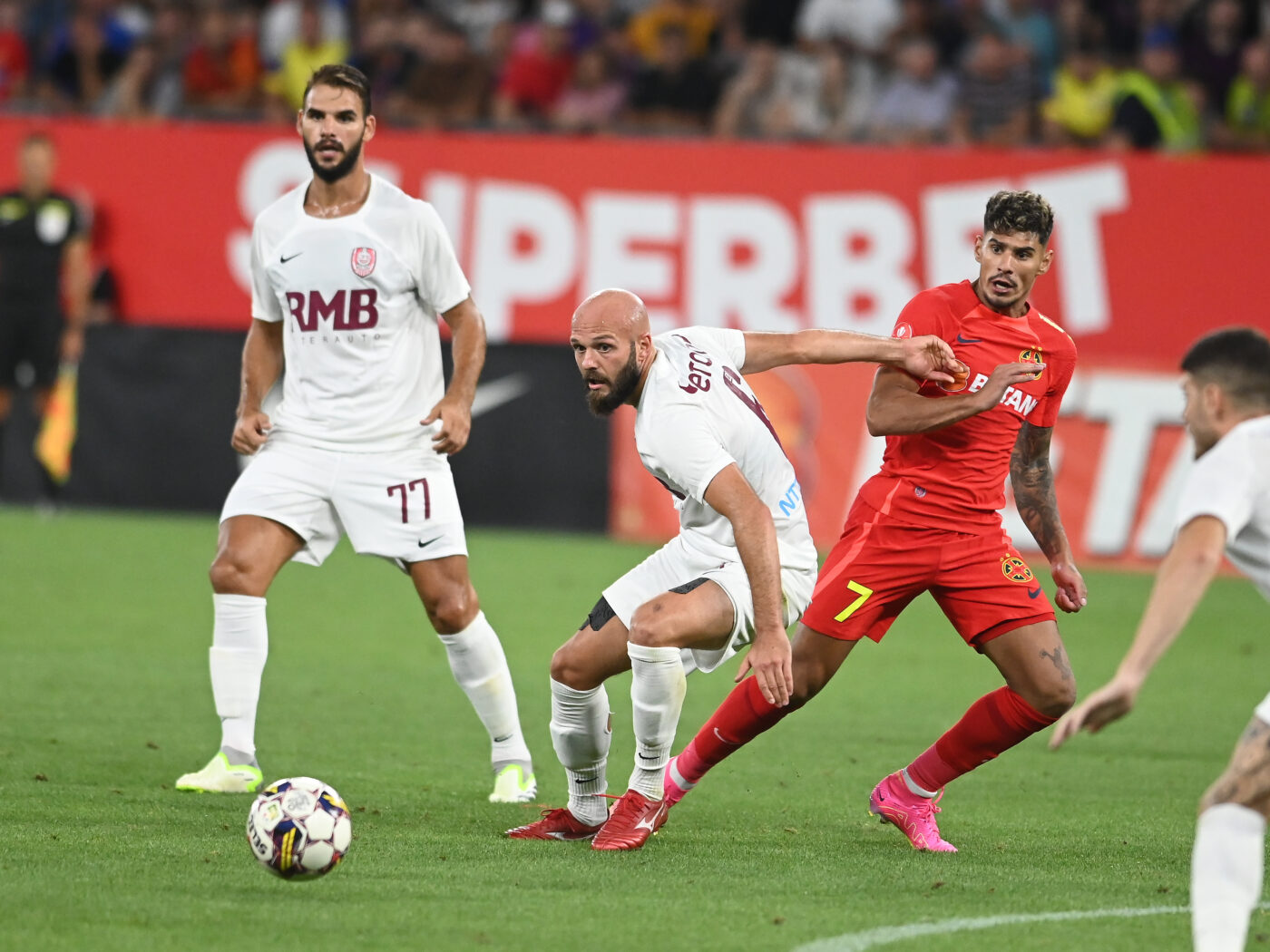 Cine arbitrează derby-ul CFR – FCSB. Ardelenii au țipat după ultima etapă și au primit un „central” de top, pe care Gigi Becali l-a trecut pe lista celor corecți