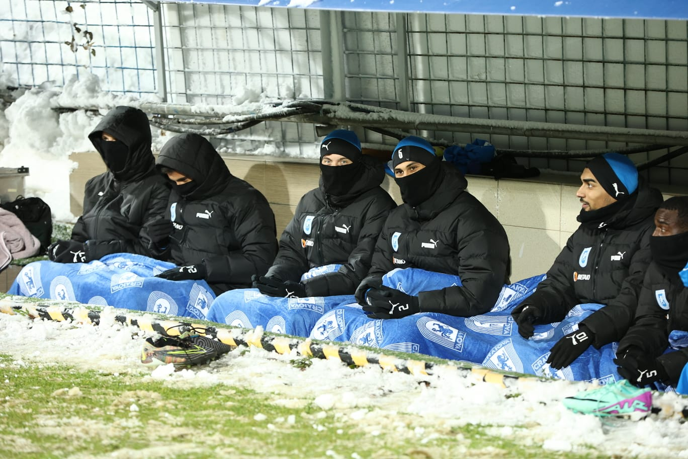„Iadul Alb” poate distruge Superliga, deținătorii de drepturi TV și naționala României în campania pentru EURO 2024! LPF și FRF se luptă cu urgiile naturii. EXCLUSIV