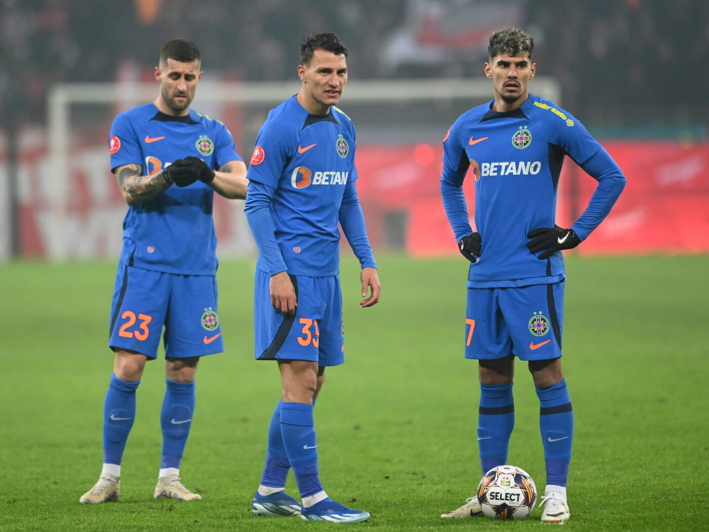 Ce s-a întâmplat în vestiarul FCSB! Florinel Coman a intrat peste colegii săi și a transmis un mesaj incredibil