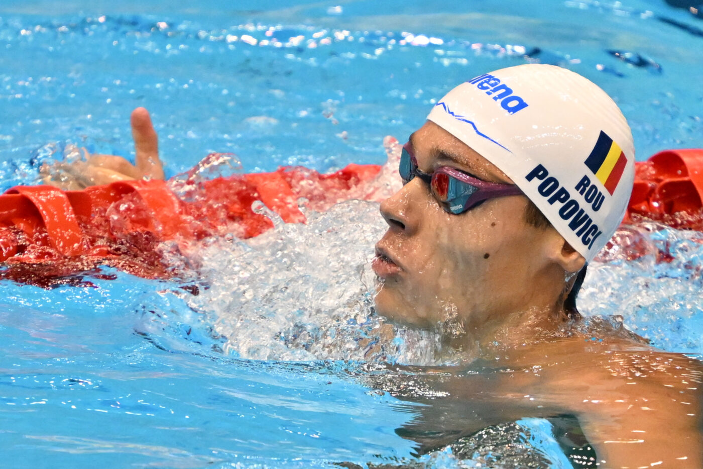 Gestul incredibil pe care David Popovici l-a făcut pentru un copil român, după ce a câștigat bronzul european la 100 de metri! Îl va ține minte toată viața pe campionul nostru pentru acest cadou