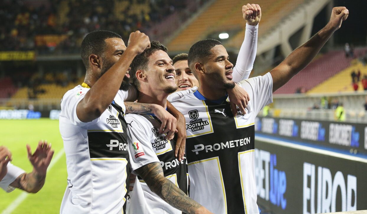 Dennis Man face spectacol la Parma! Românul a marcat din nou, iar echipa lui s-a calificat în optimile Cupei Italiei | VIDEO