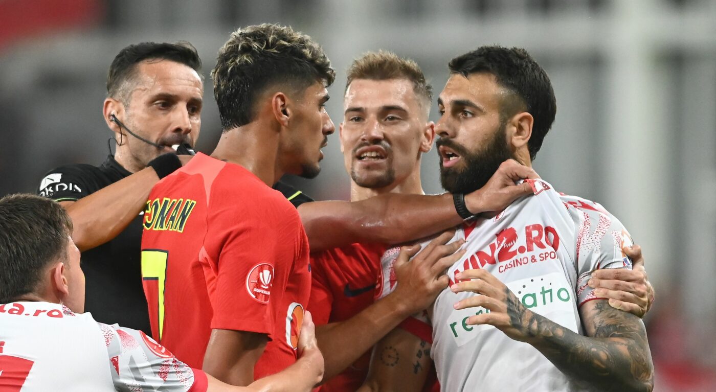 Dinamo, gata să ia o decizie radicală în ziua meciului cu FCSB, la care sunt așteptați peste 25.000 de spectatori: „A vorbit Burcă, în principiu se va rezolva! Asta ne dorim!” EXCLUSIV