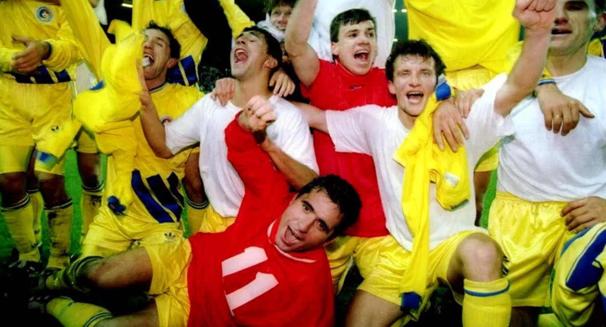 Ianis, Radu, Horațiu, așa se joacă un meci decisiv al României pentru turneul final! 30 de ani de la victoria istorică a „Generației de Aur”, ultimul pas către un Mondial fabulos. Cine au fost eroii noștri: „Mă gândeam să nu se repete blestemul!” | SPECIAL