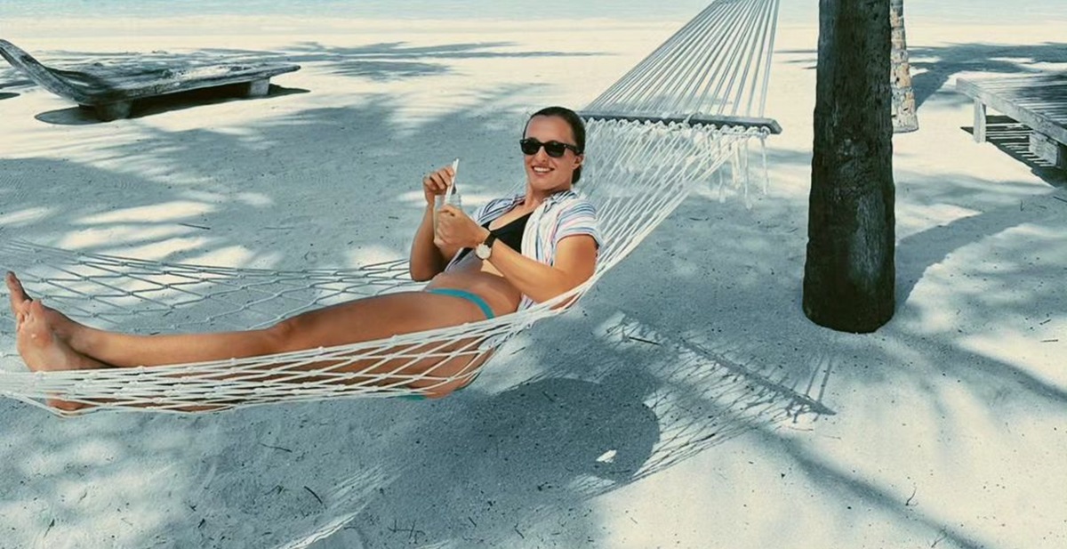 Iga Swiatek s-a pozat în costum de baie înainte de a reveni pe terenul de antrenament: „Arăți incredibil!” Imagini spectaculoase cu liderul WTA | FOTO