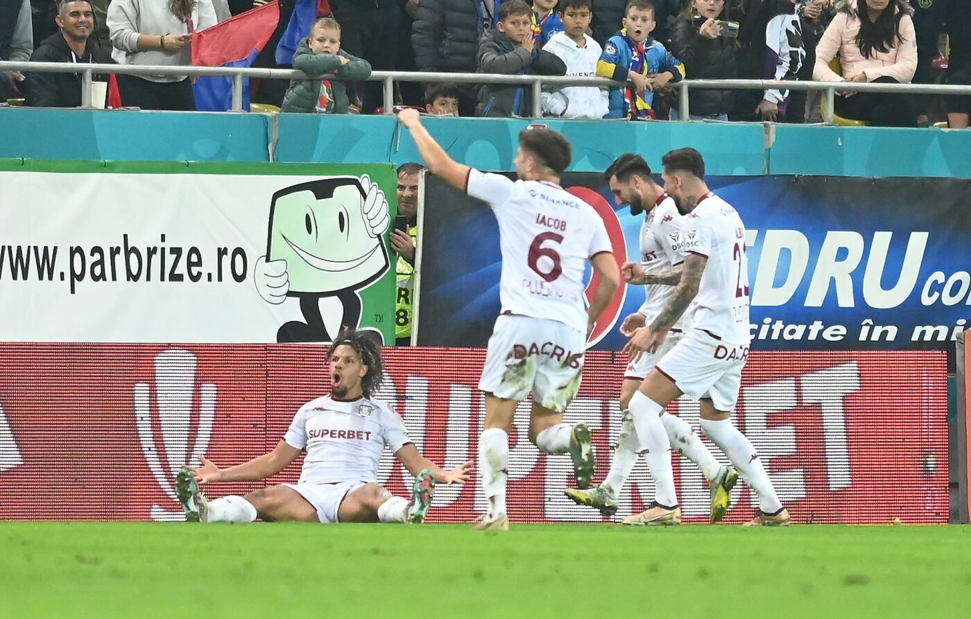 Jayson Papeau și Borja Valle au făcut praf apărarea lui FCSB și Rapid a deschis scorul pe Arena Națională | VIDEO