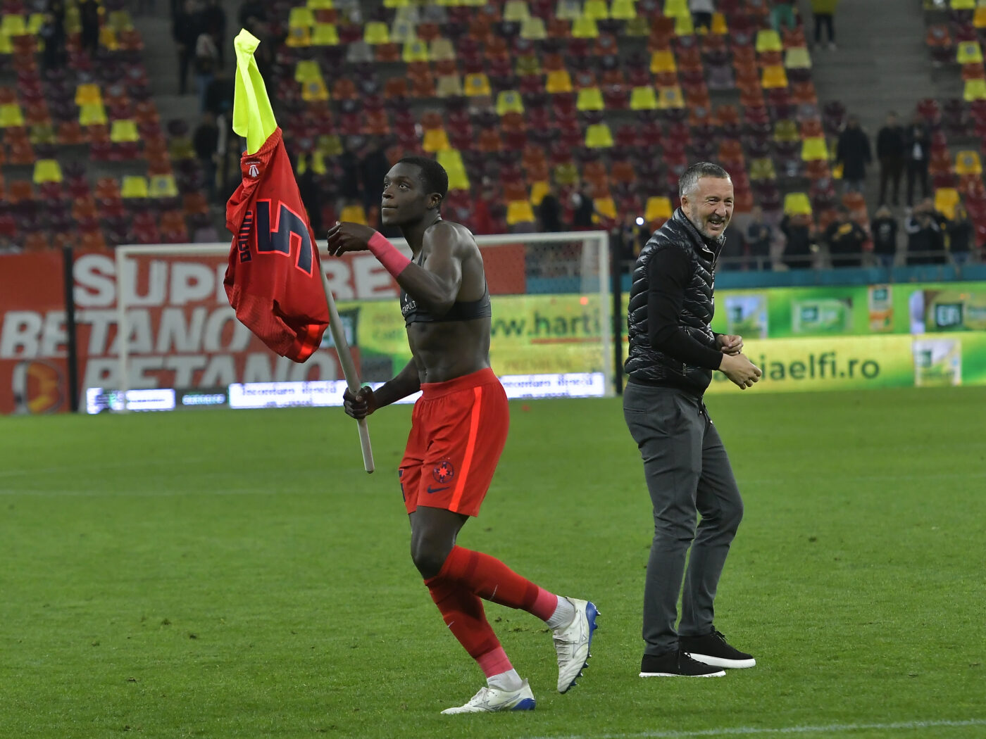 Joyskim Dawa face anunțul bombă că vrea să plece de la FCSB și declanșează un adevărat conflict cu formația lui Gigi Becali! Meme Stoica i-a dat replica pe loc, în direct: „Dacă nu ai rezultate, nu e normal să te dea afară?”