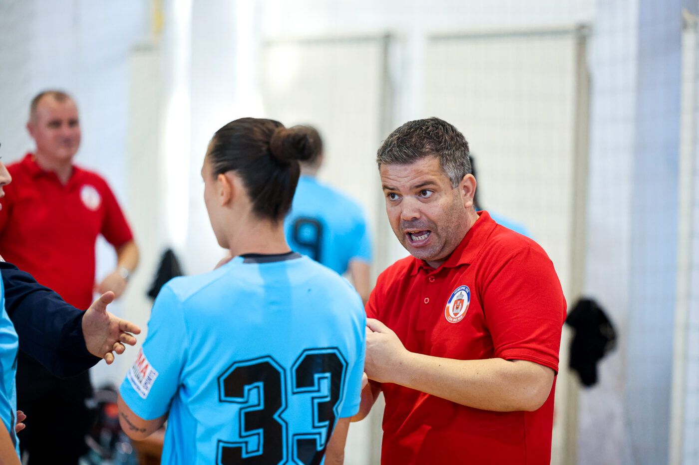 Scandal în handbalul feminin! Antrenorul unei echipe care trage la promovarea în Liga Florilor tună împotriva arbitrilor: „A fost golăneală! Aceste golănii vor alunga copiii din handbal”