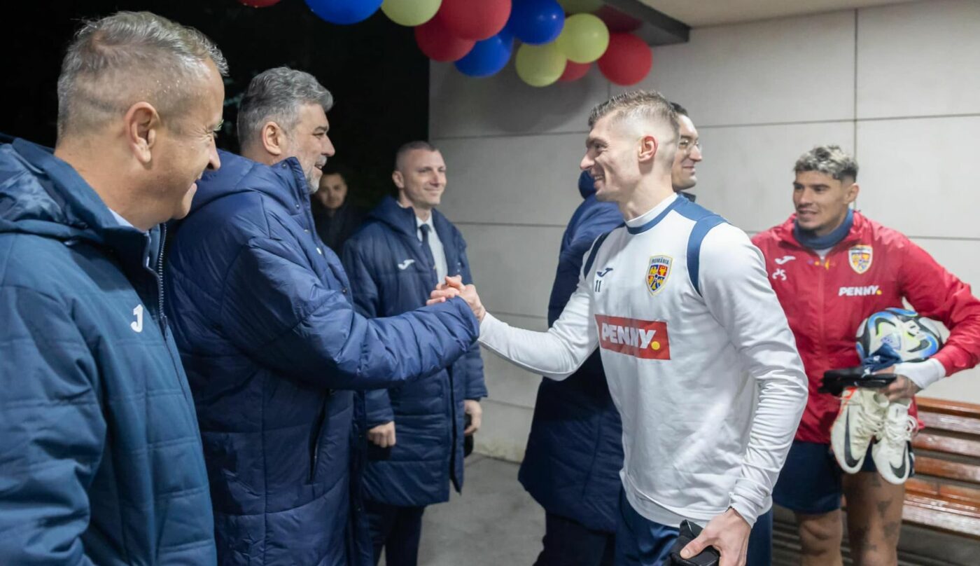 Primele imagini cu Marcel Ciolacu alături de naționala României! Ce a primit cadou de la Răzvan Burleanu şi mesajul înaintea meciului cu Elveția | GALERIE FOTO