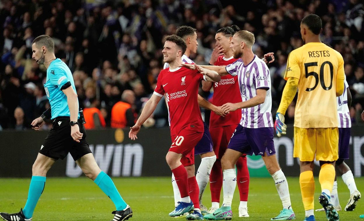 Rezultatele serii în grupele Europa League și Conference League: Liverpool, înfrângere surprinzătoare cu Toulouse! Un jucător român, eliminat în minutul 13, iar Răzvan Lucescu a calificat-o pe PAOK în primăvara europeană