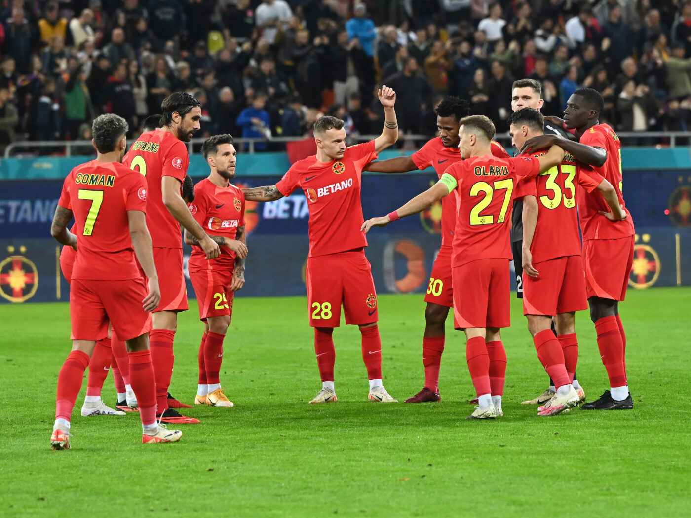 Superliga se laudă cu 21 de internaționali străini aduși în România! Cine sunt cei mai titrați fotbaliști care calcă gazoanele noastre. SPECIAL