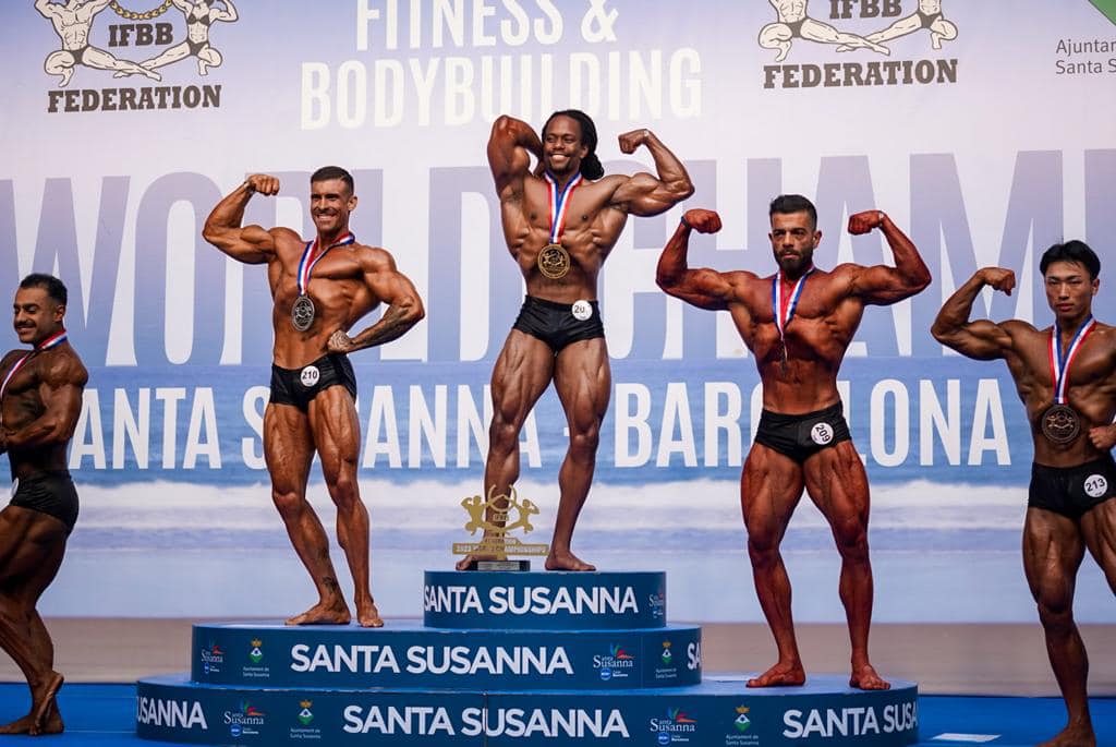 România are primul campion mondial din istorie naturalizat! S-a născut în Surinam și face senzație în culturismul autohton: „Totul a început în Olanda când am cunoscut-o pe Carmen”. Bilanț extraordinar pentru tricolori | FOTO