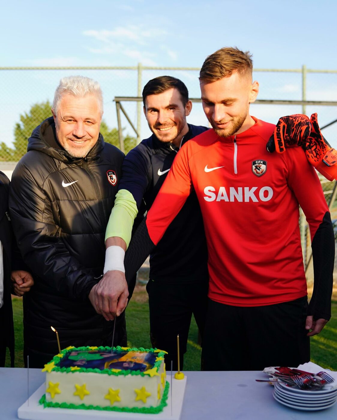 Surpriză uriașă pentru Denis Drăguș și Florin Niță după ce s-au calificat la EURO 2024! Cum au fost așteptați la Gaziantep. FOTO