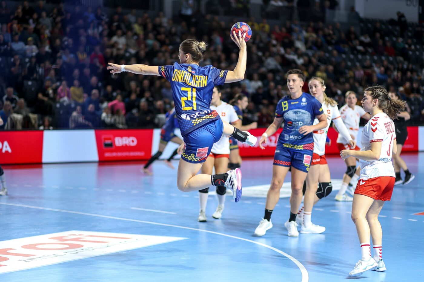 Care este programul meciurilor la Trofeul Carpați la handbal feminin? România, victorie în prima zi, Cristina Neagu este în continuare accidentată