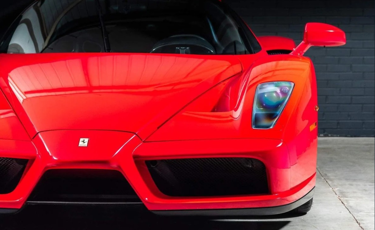 A vrut să aibă un Ferrari ca nimeni altul, iar acum cere un preț imens pe bolid! Are doar 21.000 de kilometri