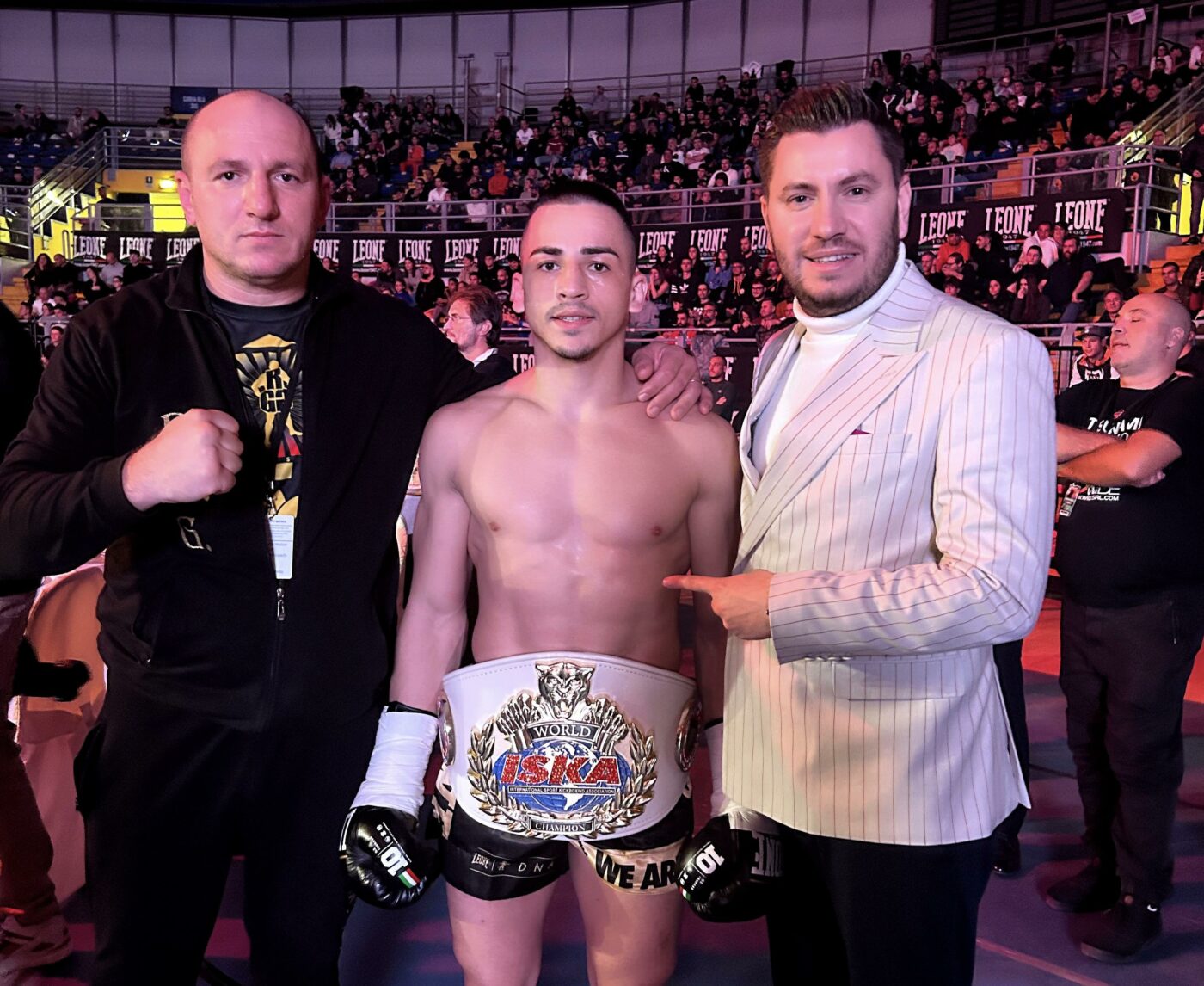 România are un nou campion mondial la kickboxing. Accidentare horror pentru Stoica la Torino