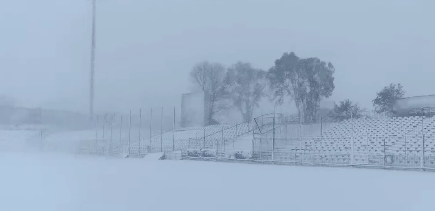 Meciul din Superliga e în pericol să se amâne din cauza zăpezii! Imagini incredibile cu stadionul