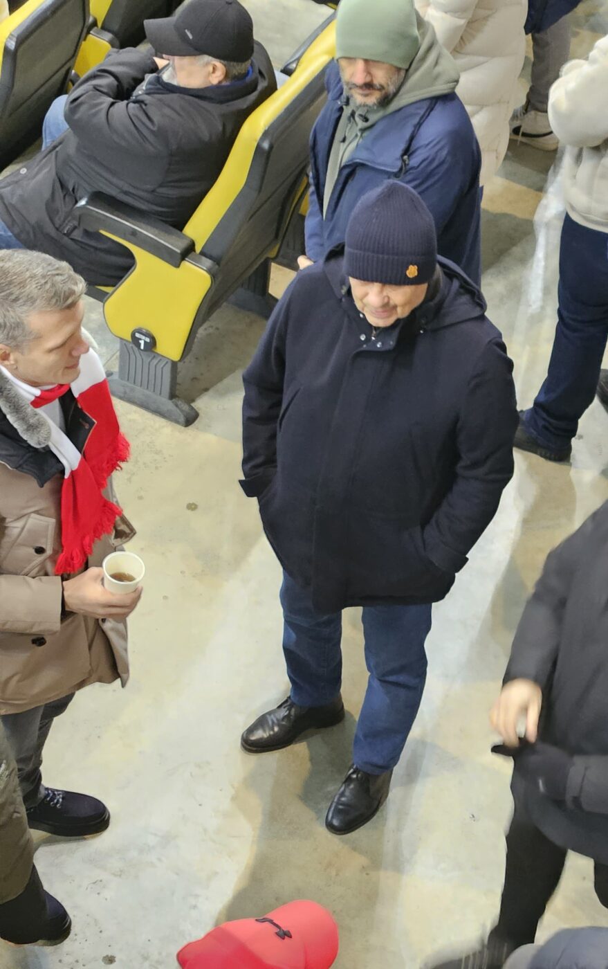 Sorin Preda, (în stânga) și Mircea Lucescu înaintea meciului Dinamo - FCSB (0-1)