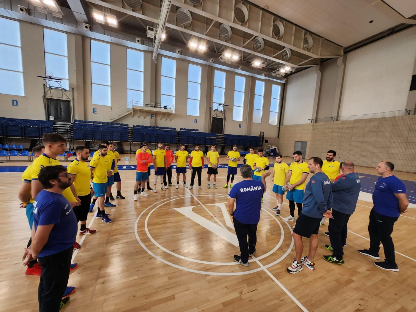 Muntenegru – România la handbal masculin, ora 18.00, meci de verificare pentru Euro 2024, apoi urmează la 48 de ore Franța. Xavi Pascual: „E o repetiție”. Cum arată lotul tricolorilor