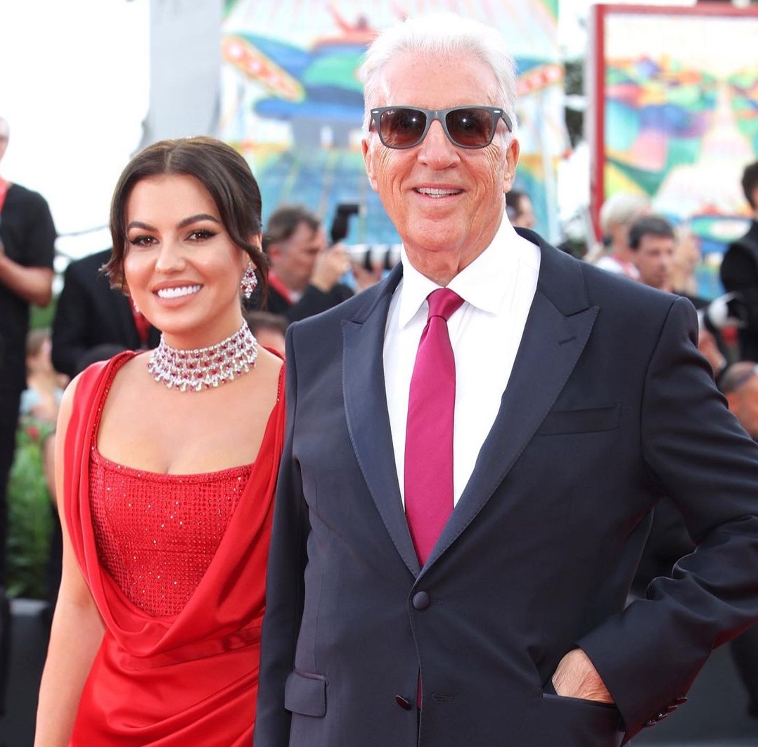 Ce prime de Crăciun se dau la Ferrari. Romina Gingașu a dezvăluit gestul pe care îl face soțul ei italian, după ce a vândut 13.000 de mașini anul acesta