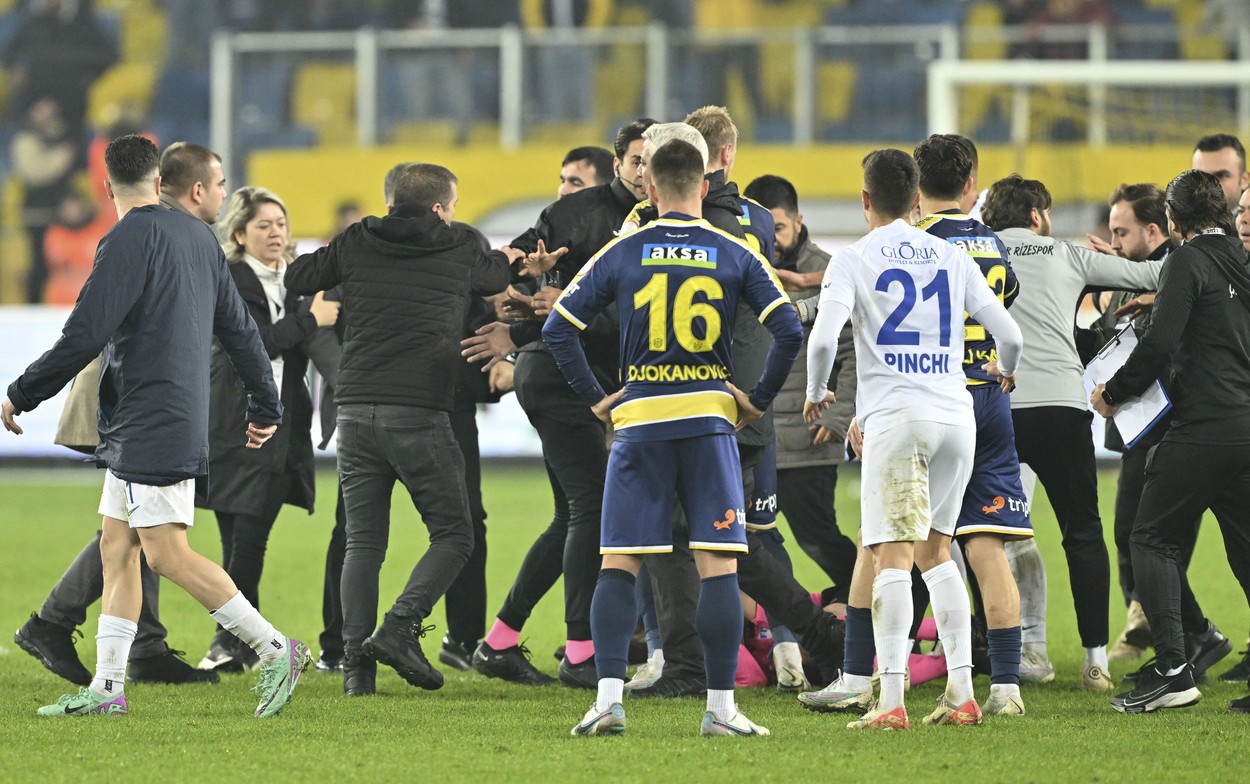 Ce mincinos fără scrupule! Bașkanul lui Ankaragucu susține că nu l-a lovit cu pumnul pe arbitru: „Eu i-am dat o palmă și nu de la ea are hematomul”