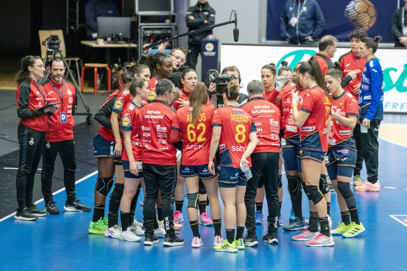 Bomba Mondialului de handbal feminin a explodat. Argintul din 2019 e la un pas să rateze sferturile de finală