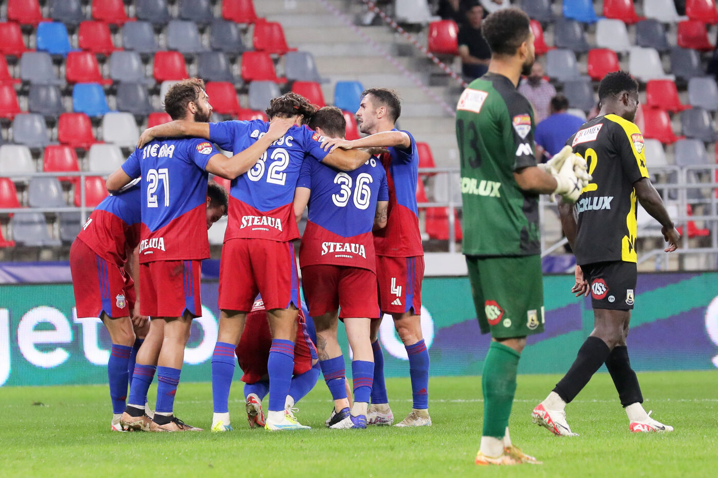 Steaua, două cantonamente și șase amicale în perioada de pregătire. Program încărcat trasat de Daniel Oprița