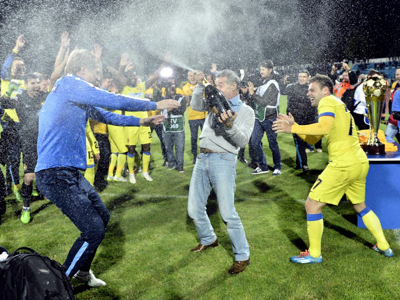 Campion al României de 7 ori, și-a anunțat retragerea din fotbal: „De ce să mă mai chinui?”