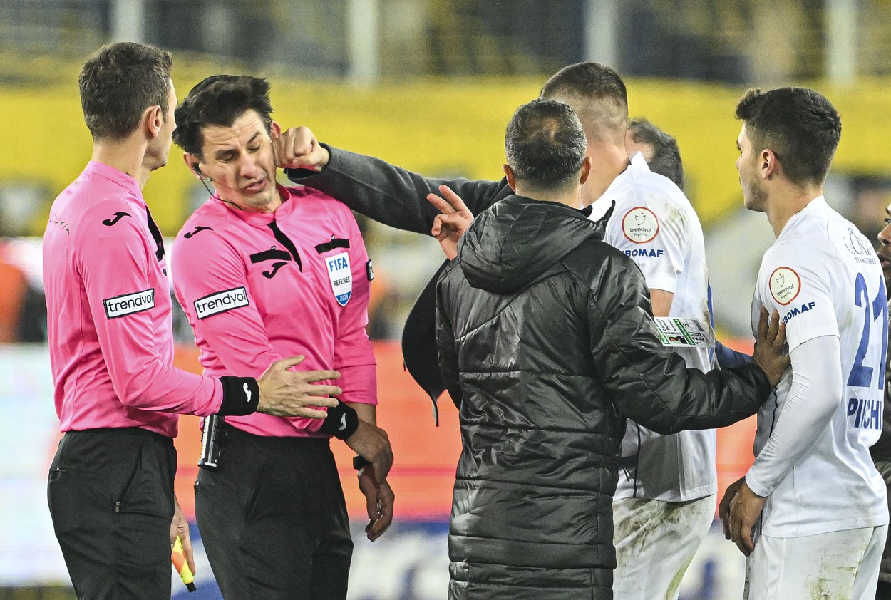Ce a făcut imediat președintele Federației din Turcia, după ce arbitrul a fost lovit de bașkanul lui Ankaragucu! E fără precedent în istoria fotbalului turc