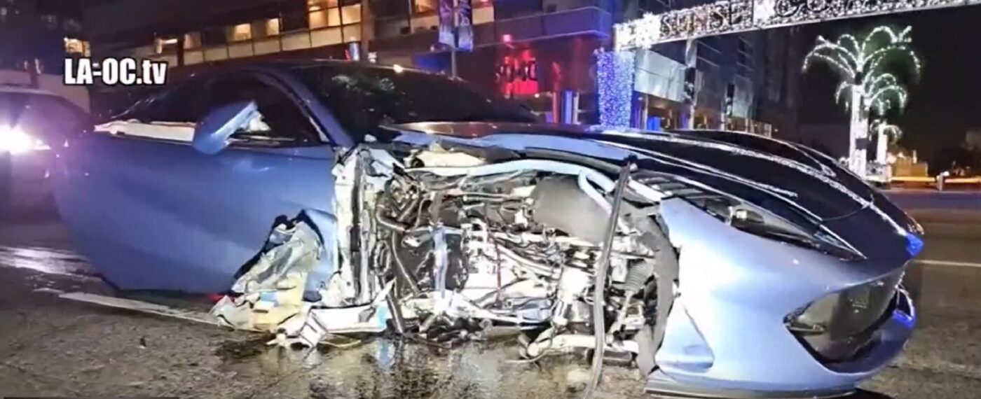 Celebrul milionar și-a făcut praf bolidul Ferrari de peste 500.000 de euro! Daună totală după ce a intrat într-o Kia parcată