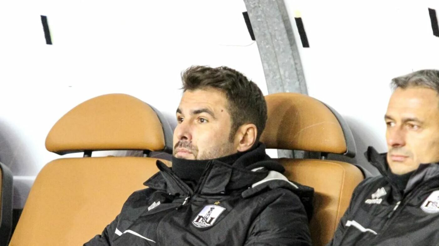 Președintele lui Neftchi Baku dă cărțile pe față despre demiterea lui Adrian Mutu când acesta se afla în România pentru a-și înmormânta mama, în Ajunul Crăciunului! Cum se apără conducătorul celui mai important club din Azerbaidjan și ce a mers greșit în colaborarea cu „Briliantul”: „Se vede clar diferența!”. VIDEO EXCLUSIV