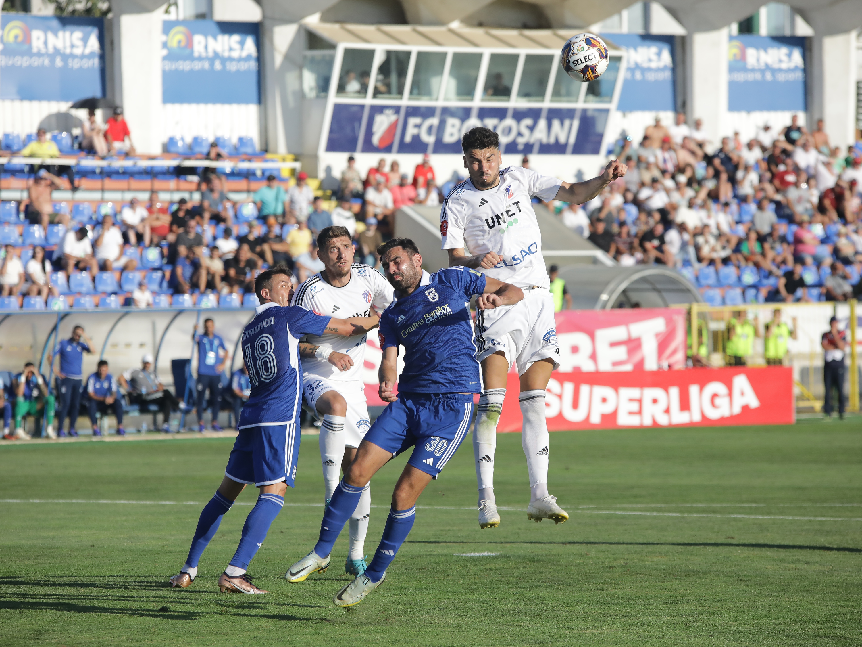 Botoșani – FC U Craiova 4-1, în a 4-a etapă a play-out-ului din Superliga. Dezastru pentru Adrian Mititelu! Oltenii rămân în 10 oameni și încasează 3 goluri unul după altul. Lopez înscrie din foarfecă