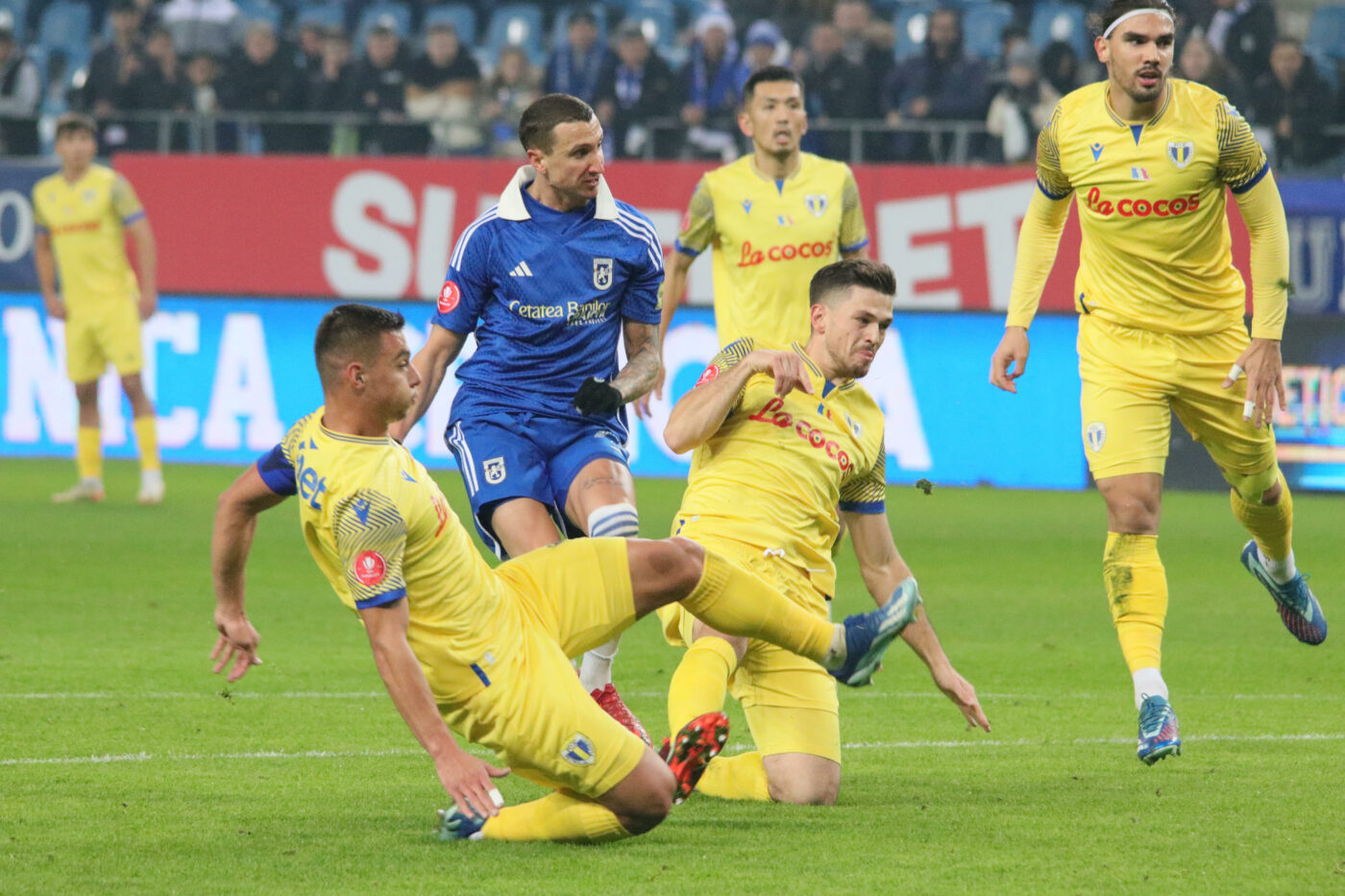 Petrolul – FC U Craiova 1-0. „Lupii” ies din zona nisipurilor mișcătoare. Craiova lui Mititelu se afundă în subsolul clasamentului și tremură pentru retrogradare!
