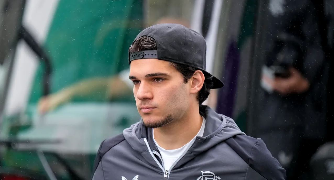Fanii lui Alaves cer ca Ianis Hagi să fie dat afară! „Ușa și la revedere!”