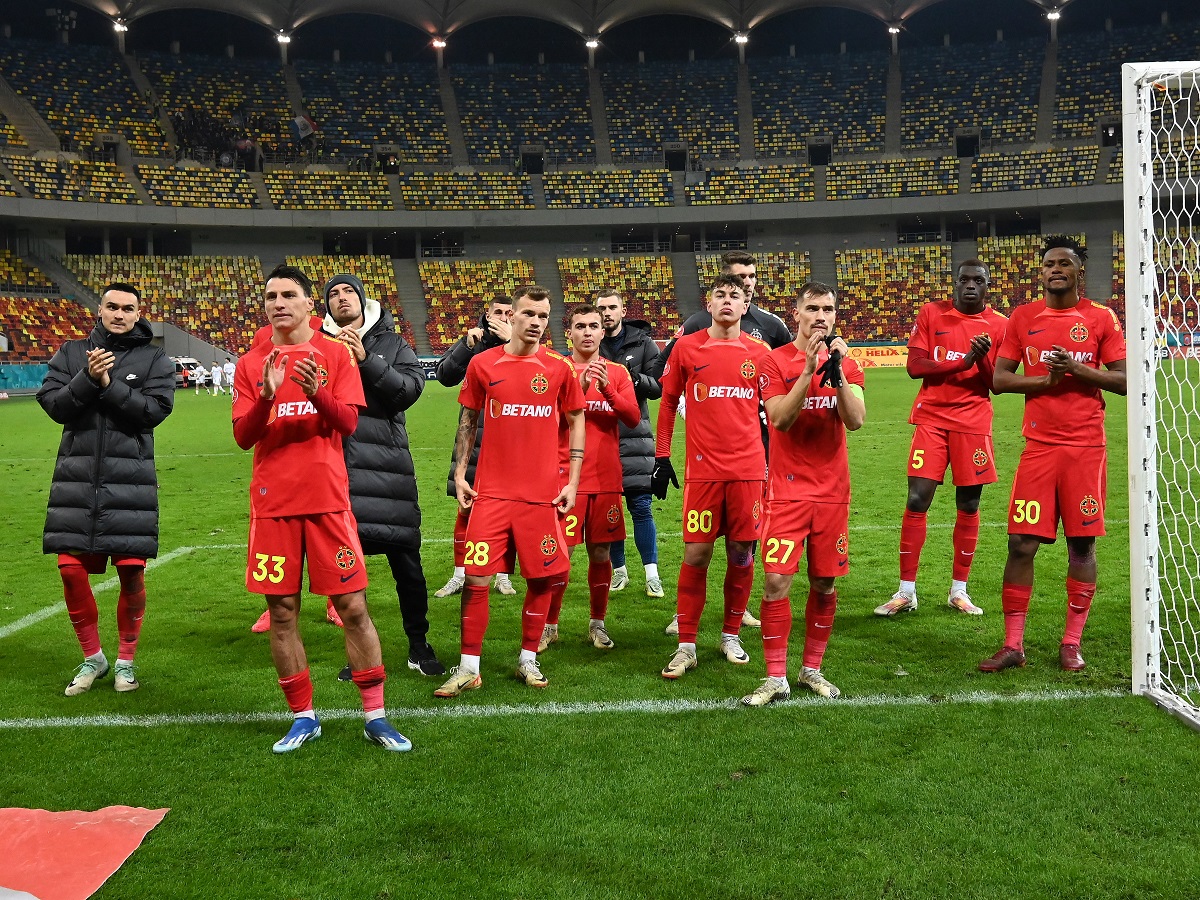 Gigi Becali dă doi fotbaliști, la pachet, către o echipă din Superliga care se luptă la play-off! Doi foști internaționali români pot pleca în tranzacția iernii și în afacere ar mai putea intra și un al treilea jucător FCSB