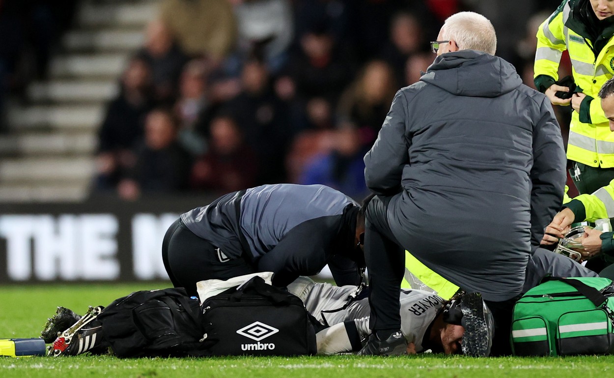 Mesajul emoționant transmis de fotbalistul care a fost aproape să moară pe teren, în timpul unui meci de Premier League. Ce a spus despre revenirea pe teren