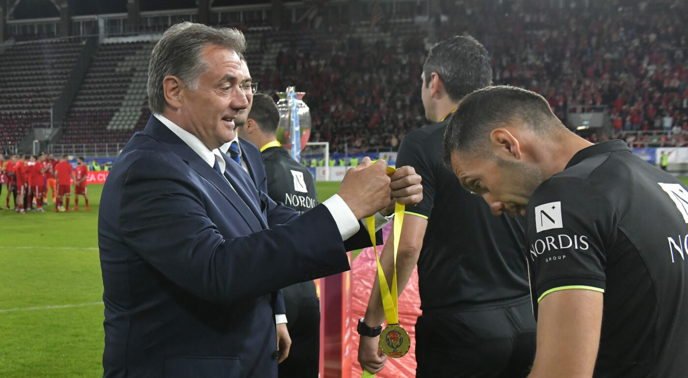Mitică Dragomir lansează o ipoteză halucinantă după ieșirea lui Kyros Vassaras legată de arbitrajul de la Sepsi – CFR 2-1. Scenariu în stilul Cosa Nostra. VIDEO
