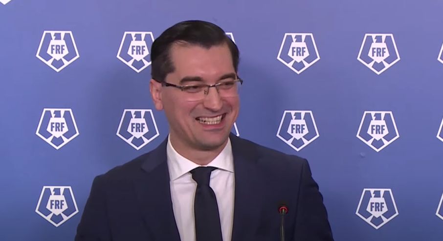 Răzvan Burleanu, ce reacție! Președintele FRF, pus pe glume când a fost întrebat despre primele de calificare la EURO 2024: „E întrebarea de la tine sau de la jucători?”. VIDEO