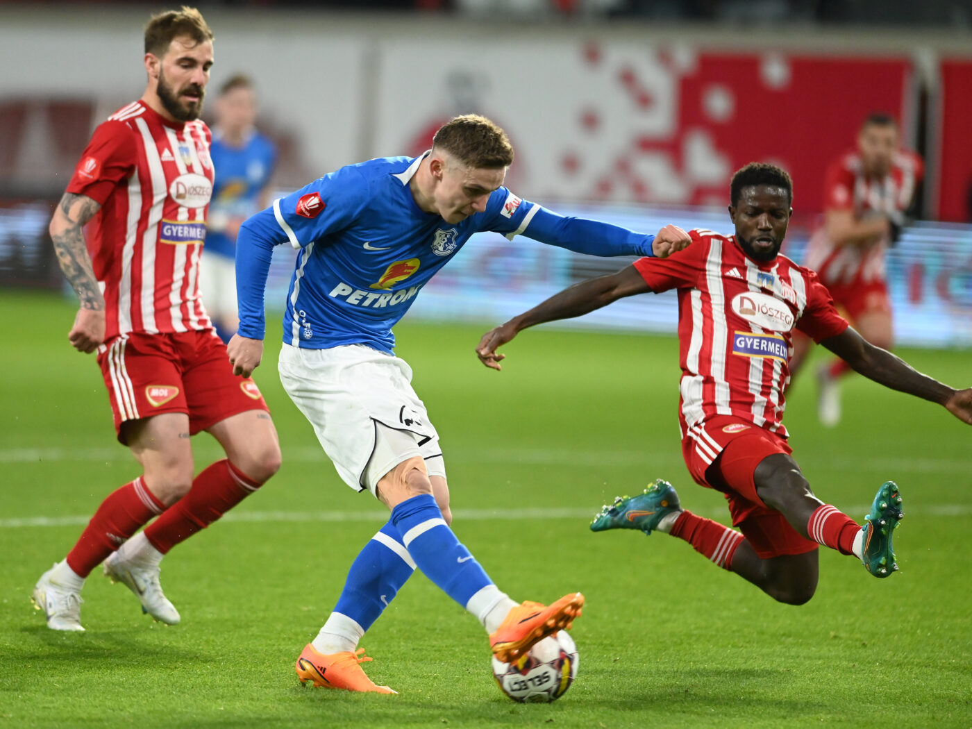 Soția unui fotbalist de la o echipă de play-off a anunțat plecarea jucătorului! Femeia a postat un mesaj pe Instagram, la câteva zile după ce patronul dezvăluise că vrea să rezilieze contractul cu fostul jucător al lui Gigi Becali: „E prima oară când e greu să plecăm”