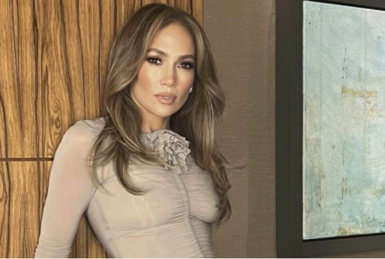 Jennifer Lopez, apariție controversată! A făcut o gafă uriașă sau a vrut să arate lumii ceva? Cântăreața a purtat aceeași rochie ca Iga Swiatek