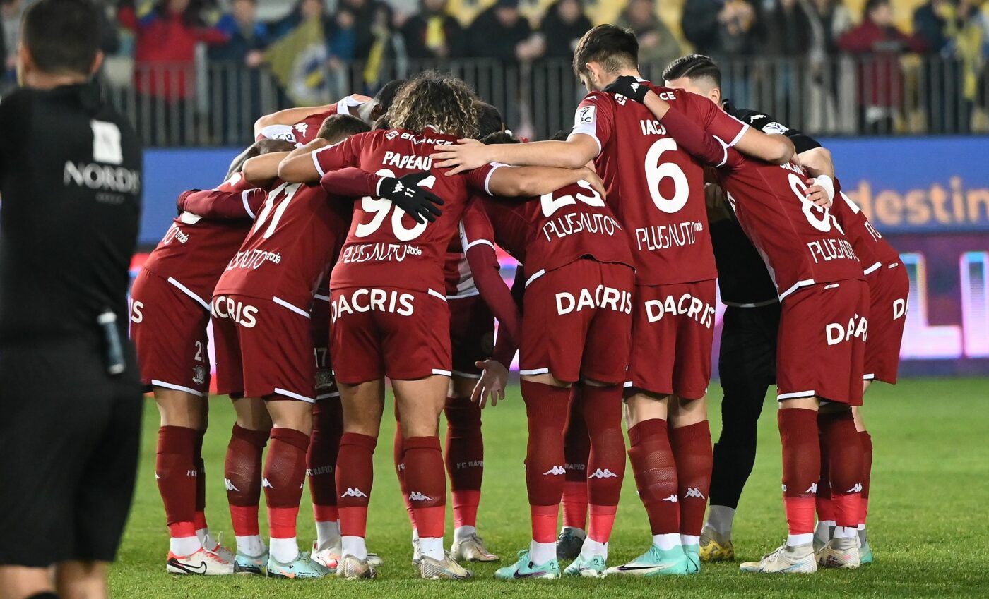 Transfer surpriză la Rapid. Giuleștenii pregătesc revenirea fotbalistului despre care Mitică Dragomir a afirmat că va costa multe milioane de euro. EXCLUSIV