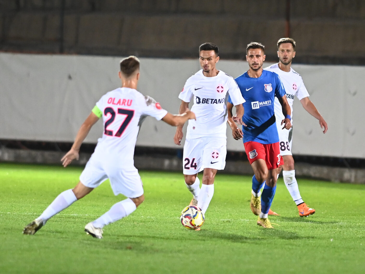 Așa se poate naște cea mai puternică academie de fotbal din România: „În februarie mergem la Hagi, iar în Anglia o vom vizita pe Liverpool!” Culisele unui proiect de senzație pregătit în cele mai mici detalii. EXCLUSIV