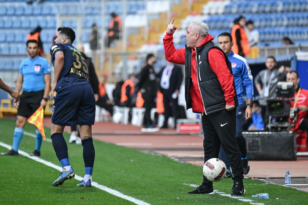 Șumudică, reacție fără precedent după eșecul dur din Turcia! Și-a amenințat fotbaliștii