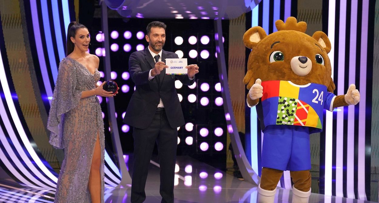 UEFA, distrusă de gemetele femeii care se auzeau în timpul tragerii la sorți pentru EURO 2024. Ce erau de fapt acele sunete și de ce oficialii nu avut nicio șansă să le oprească