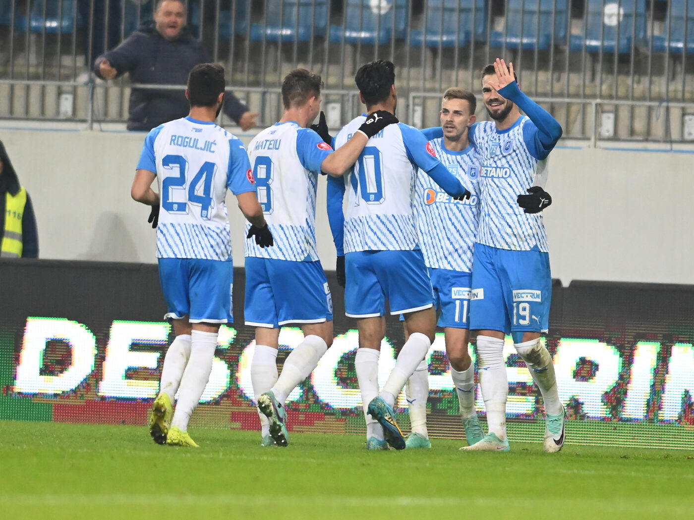 Familia fotbalistului de la Universitatea Craiova a fugit de război! „Toți am pierdut pe cineva”