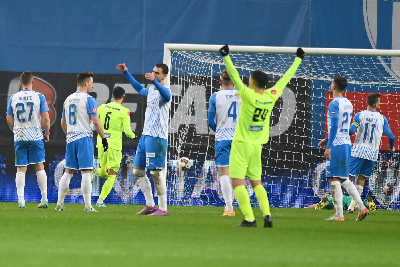 Dezastru după pauză pentru olteni! Craiova a avut 2-0 cu Poli Iași, dar s-a prăbușit în repriza a doua, când a fost egalată din două faze fixe